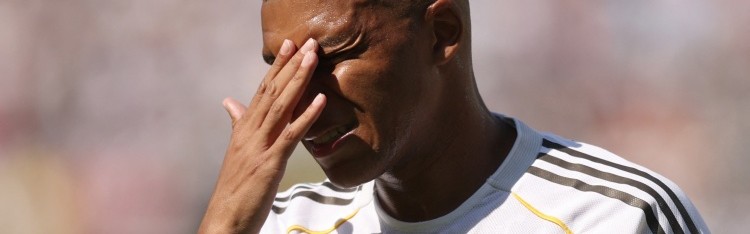 记者：一名皇家奥维耶多球迷因对姆巴佩做种族主义手势而被逮捕