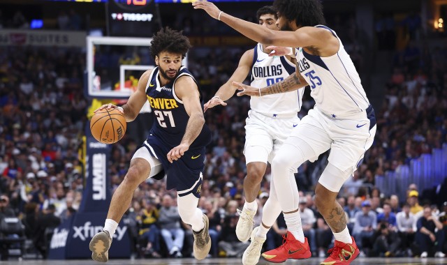 半岛体育官网-穆雷53+6约基奇23+21+19 掘金险胜独行侠豪取4连胜