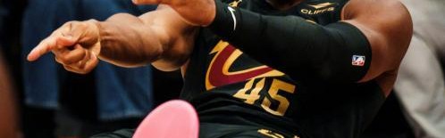 半岛·体育-榜眼单节17分带不动鲍尔15中1，米切尔24+6+8失误，骑士力克黄蜂